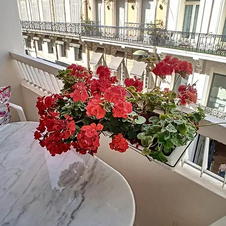 Ahc - Belle Studette Coeur De Ville